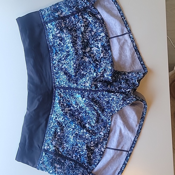 RARE lululemon seawheeze speed short size 6 - Picture 5 of 9